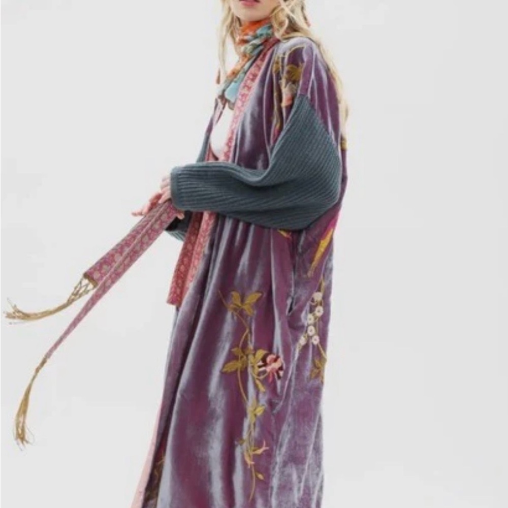 Aratta new with tags 
oversized XS 
SOMETHING MAGICAL COAT - Picture 3 of 3